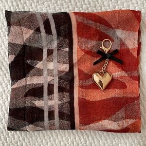 Sandwich_ Scarf & keychain ♥️